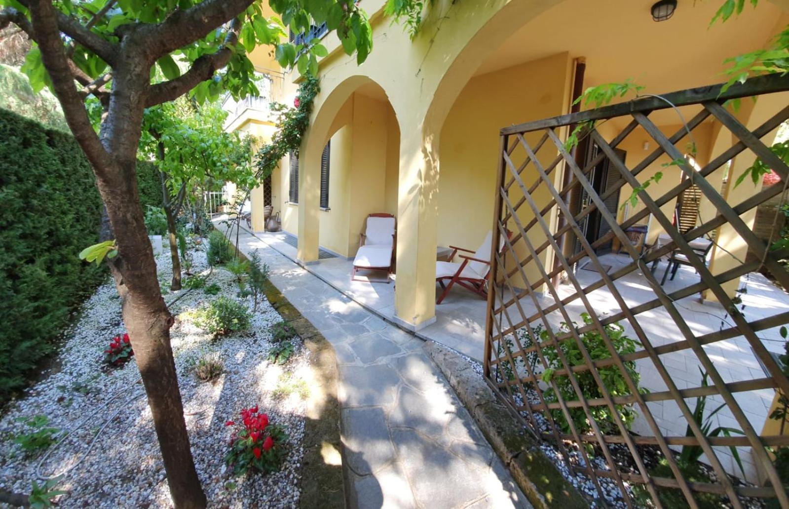 Rose'S Garden - Zona Tranquilla - Vicino Torino Daire Pino Torinese Dış mekan fotoğraf